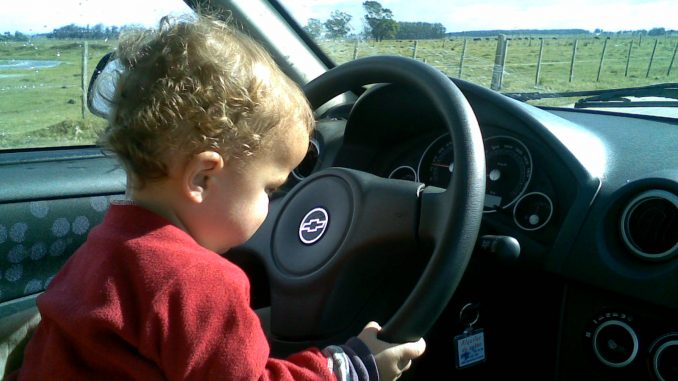 bebe conducir